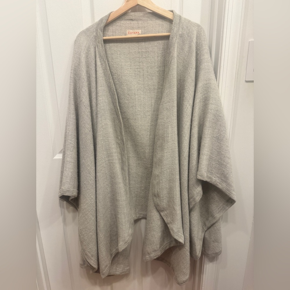 Cuyana Baby Alpaca Round Edge Cape/Shawl